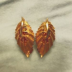 Vintage Gold Clip On Earrings
